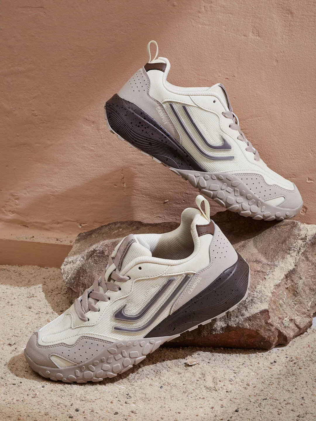 EMINET Off White Men's Sneakers