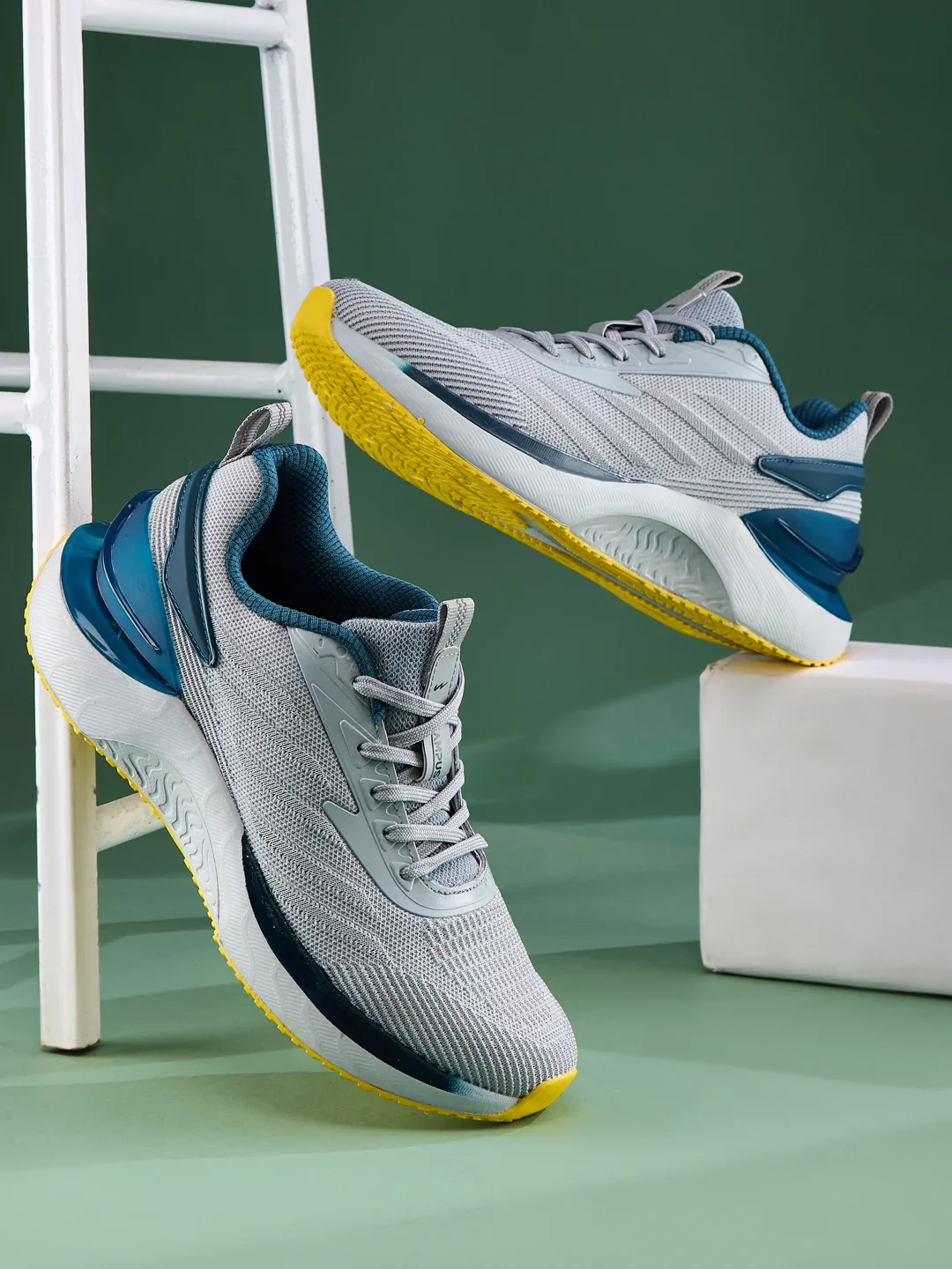 GLOAM Grey Men's Running Shoes