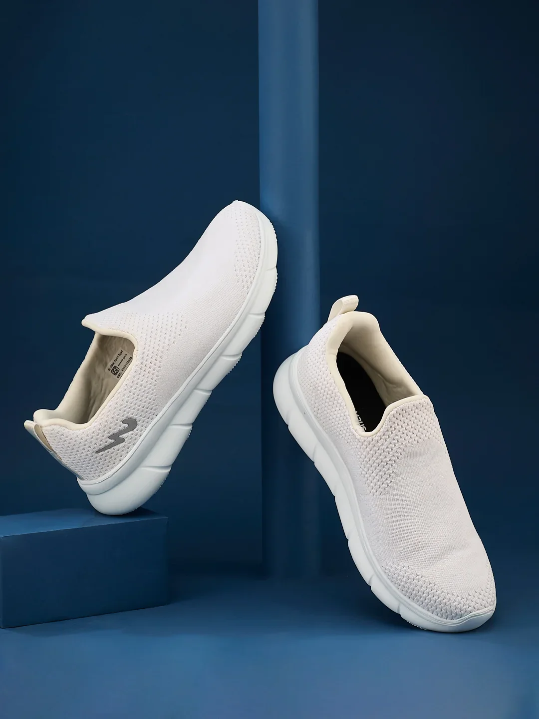 HAWK Off White Men's Walking Shoes