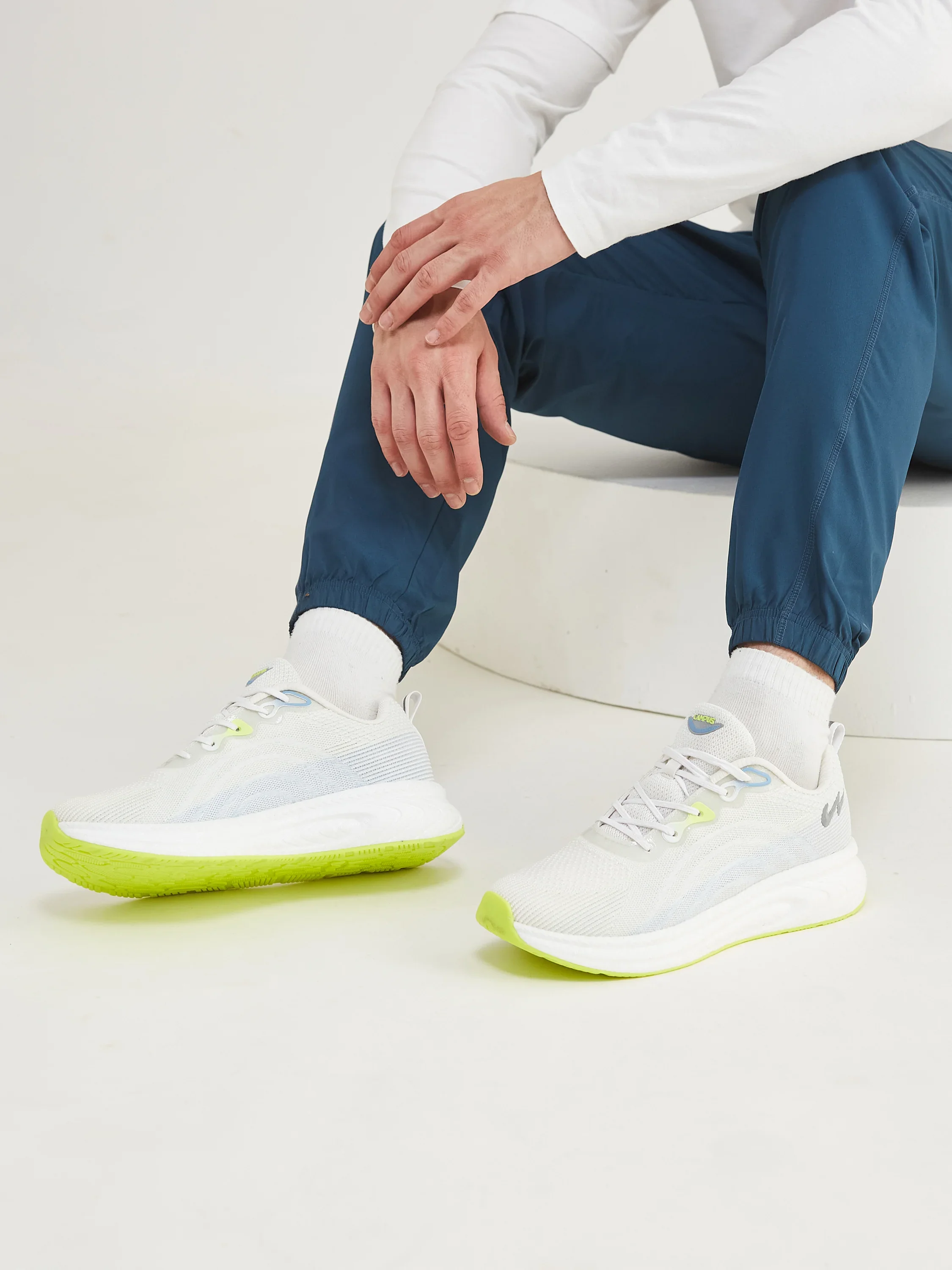 HYPE PRO Off White Men's Running Shoes - Image 9