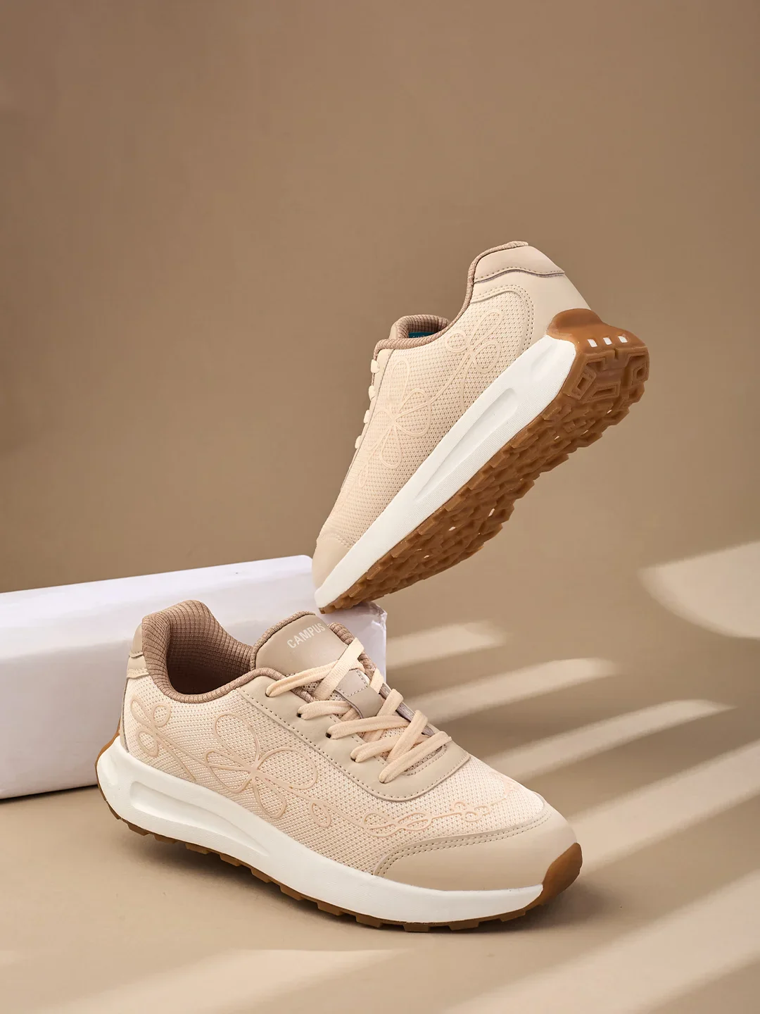 JUJUBEE White Women's Sneakers