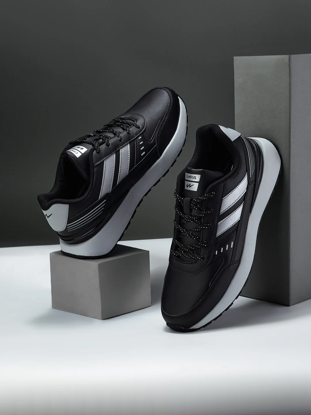 KNICK Black Men's Sneakers