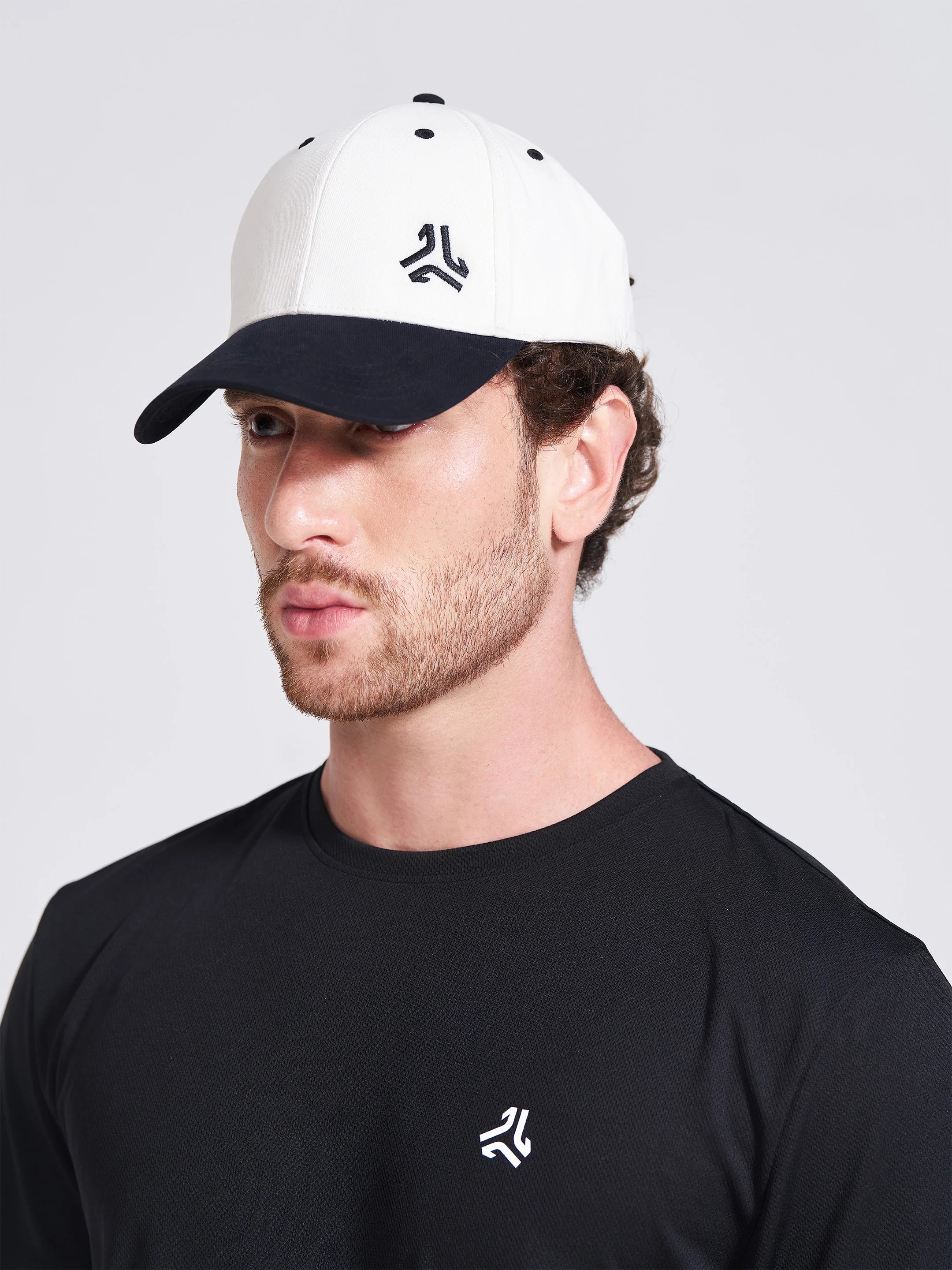 Men's Black Solid Round Neck T-Shirt - Image 3