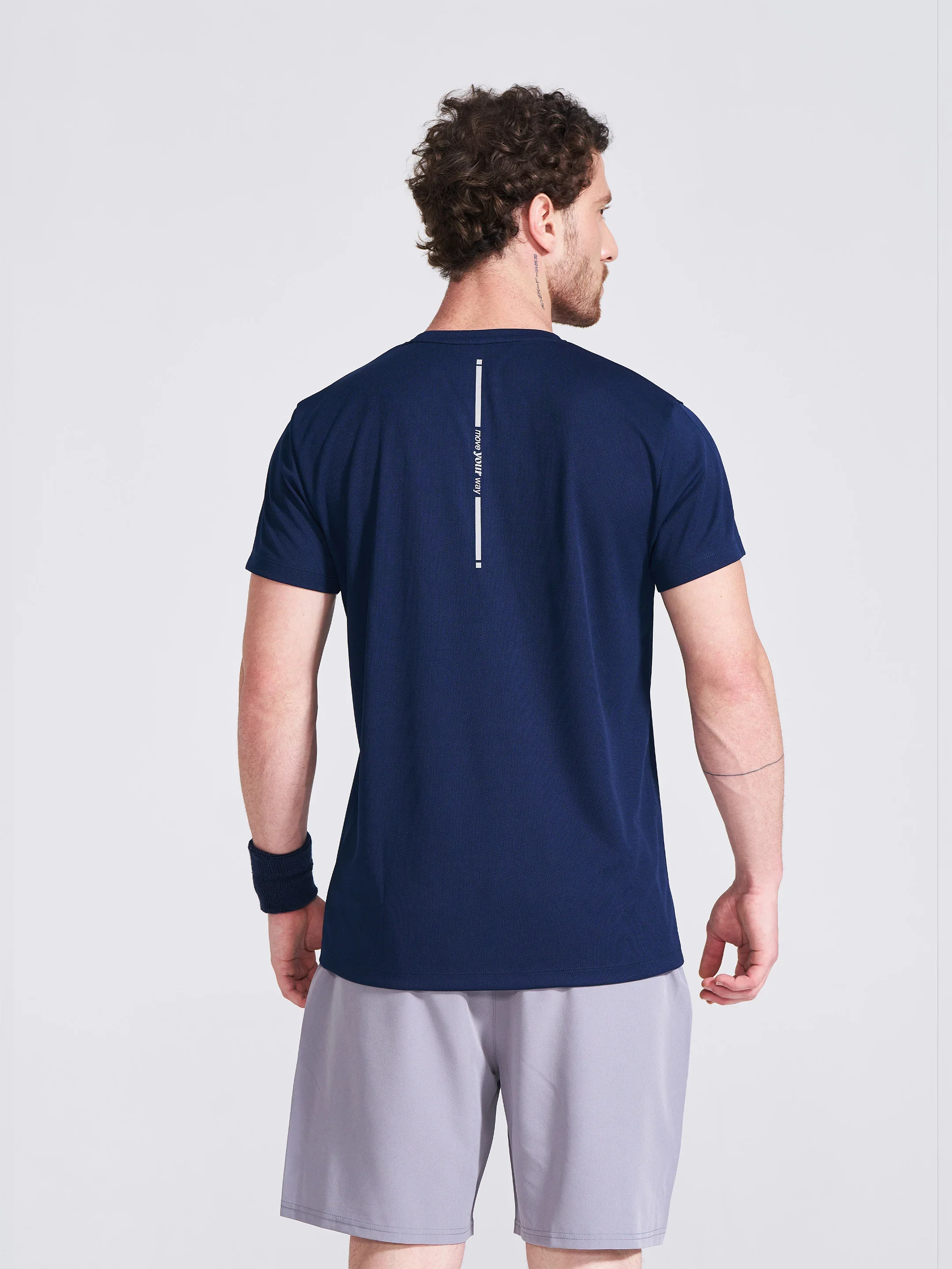 Men's Navy Solid Round Neck T-Shirt - Image 4