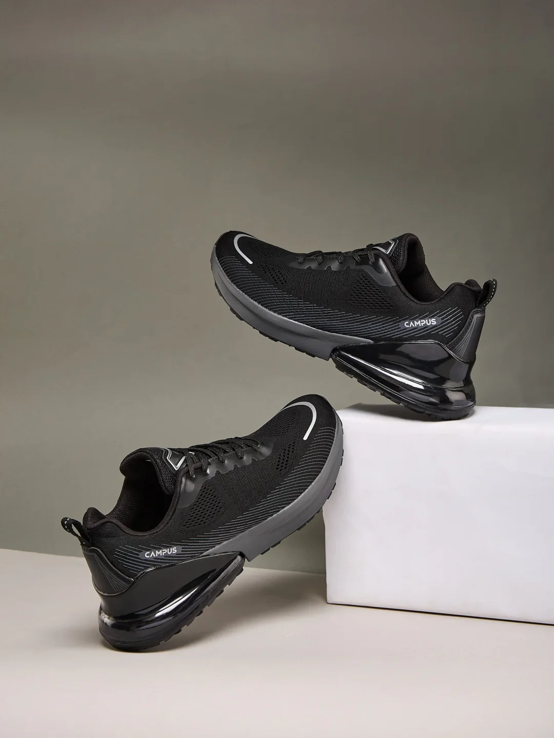 MERIT Black Men's Running Shoes