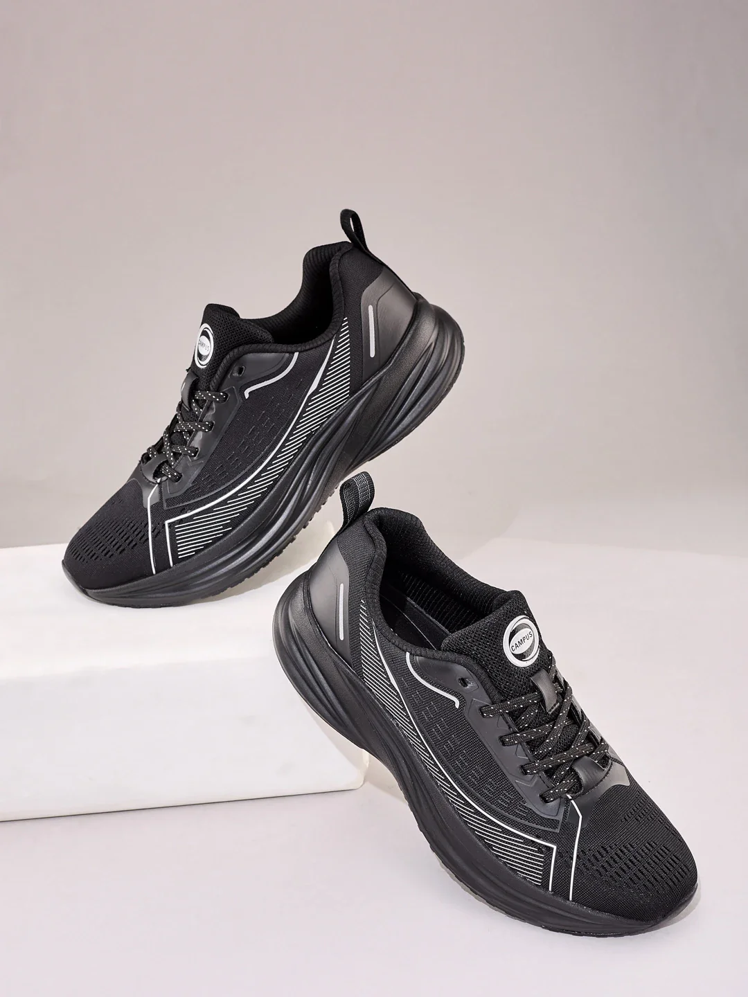 SPINE Black Men's Running Shoes