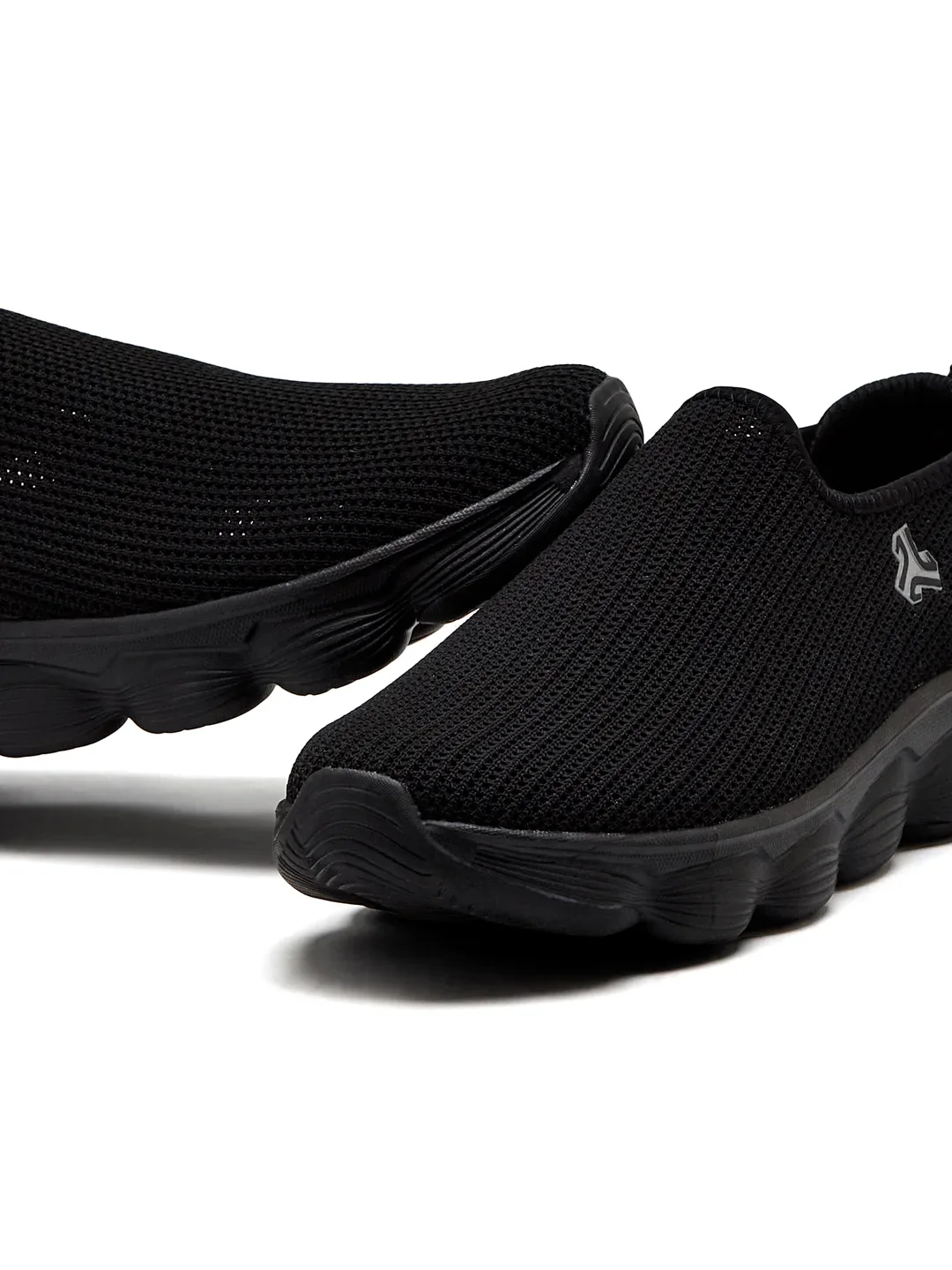 STRIVE Black Men's Walking Shoes - Image 7
