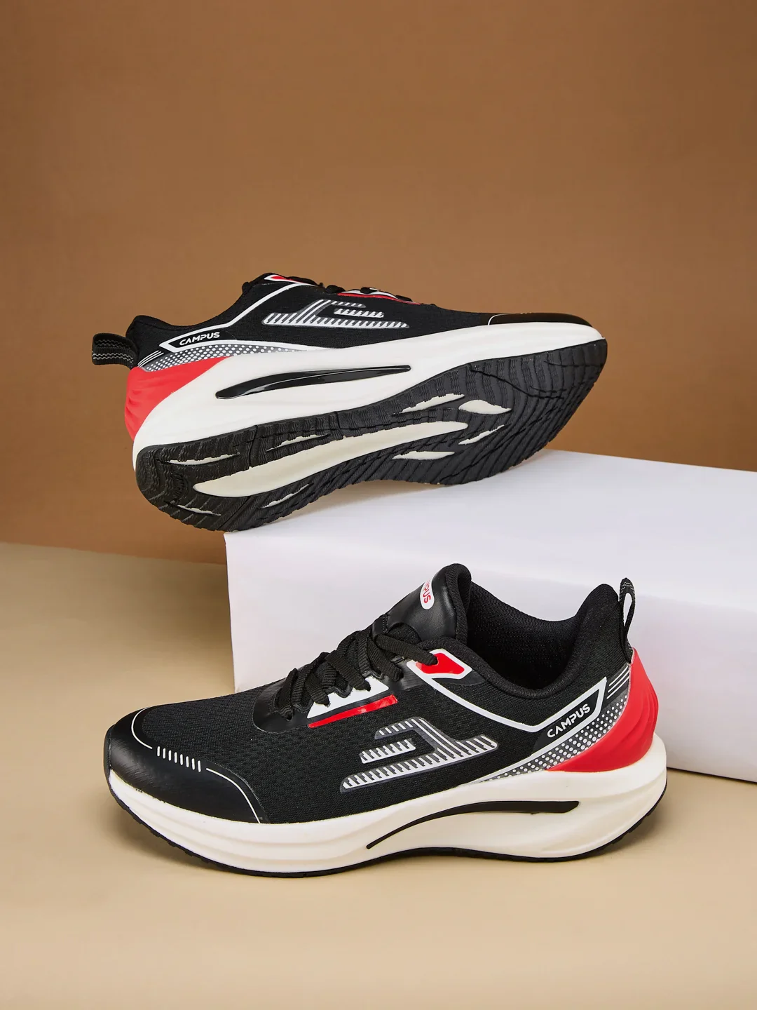 STRUT Black Men's Running Shoes