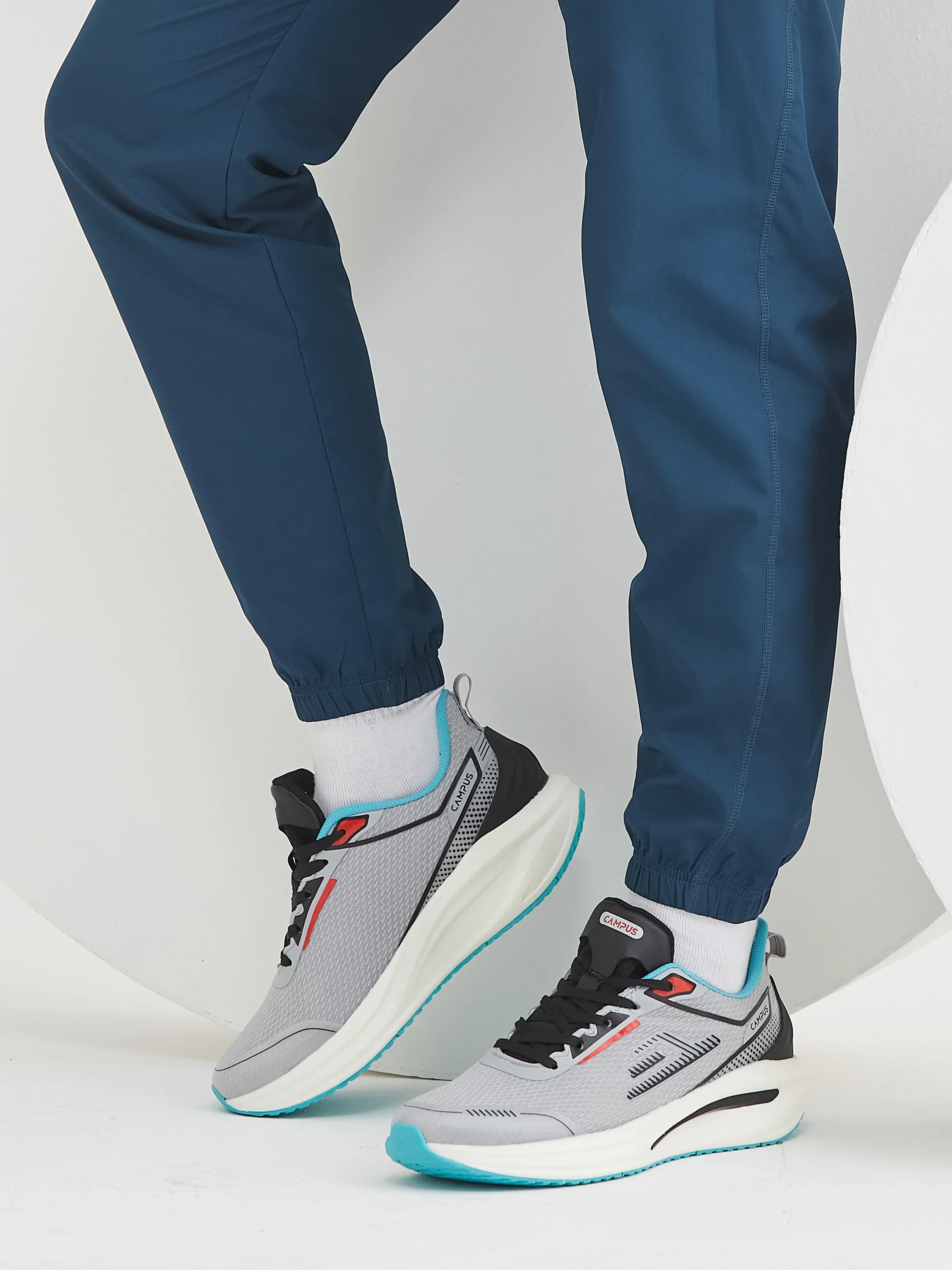 STRUT Grey Men's Running Shoes - Image 9