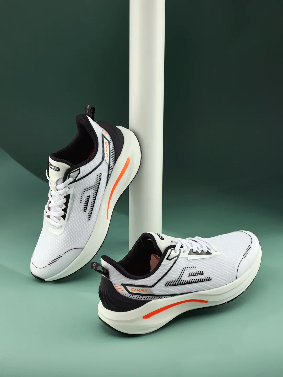 STRUT White Men's Running Shoes