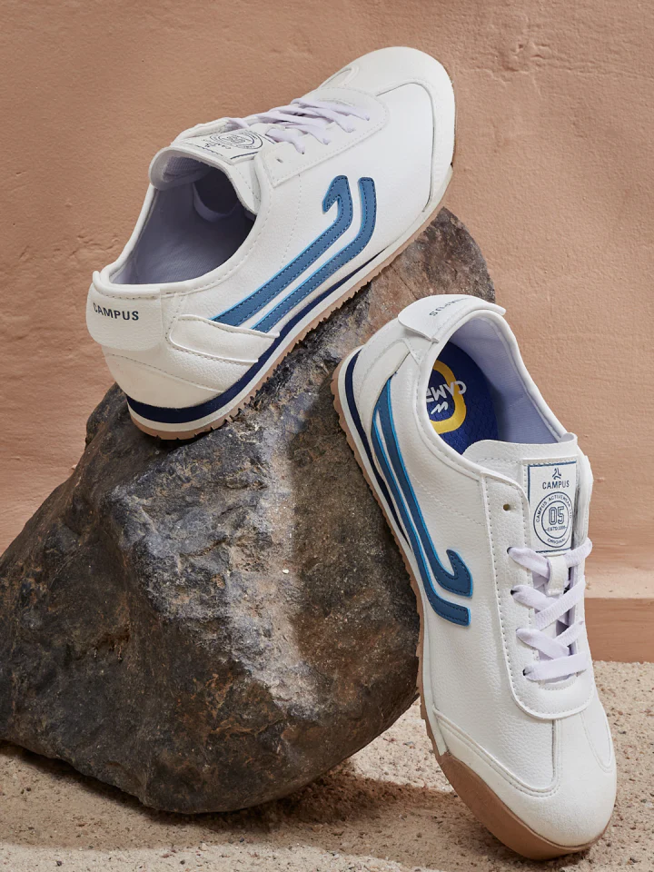 VIBRO White Women's Sneakers